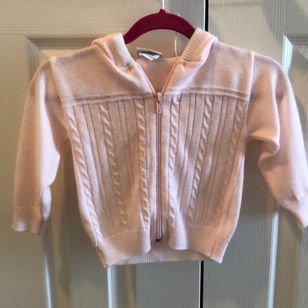 Pink light sweater with hood